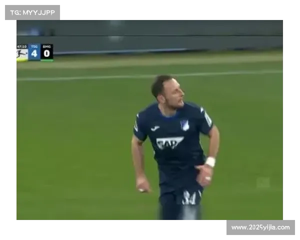 伯格任意球破门瞬间，霍芬海姆主场沸腾