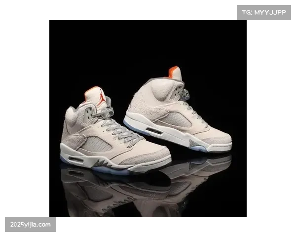 运动品牌推出新款球鞋,主打“变向灵活”特性,营销直指“肋部突破者”